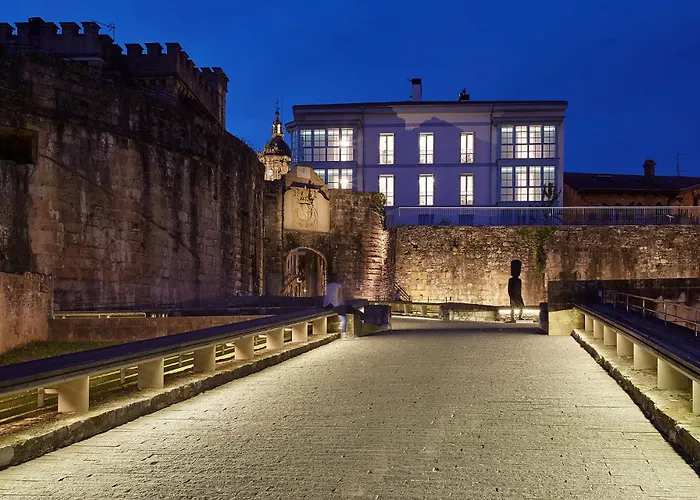 H Suite4a By Smiling Apartment *