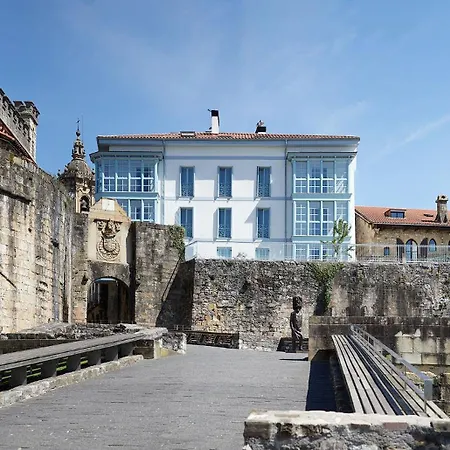 H Suite4a By Smiling Hondarribia