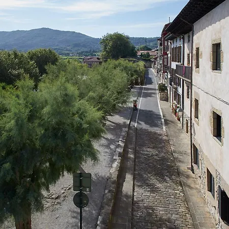 H Suite4a By Smiling Apartment