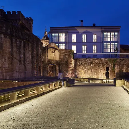 H Suite4a By Smiling Apartment *